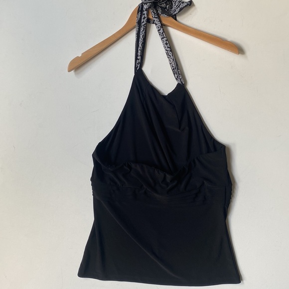 White House Black Market Black halter top, Size M - Picture 8 of 10